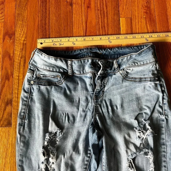 Maurices distressed jeans - Picture 3 of 7